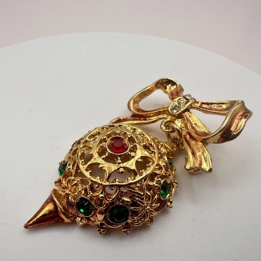 Vintage 90s Gold Tone Rhinestone Bow Ornament Brooch Pin Women's Classic Jewelry